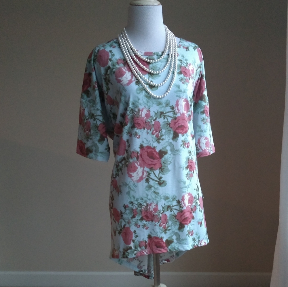 LuLaRoe Irma tunic-powder blue dark pink roses, M